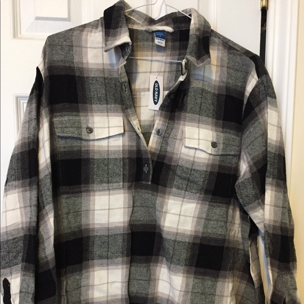 Old Navy Maternity plaid shirt BNWT